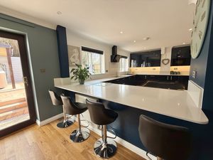 Photo 7- click for photo gallery